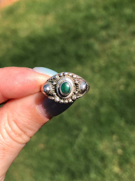 Vintage Sterling Silver Green Stone Ring